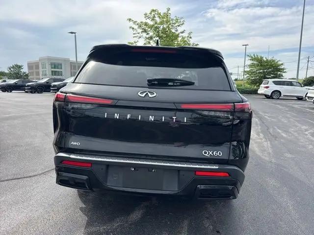2023 INFINITI QX60 LUXE AWD