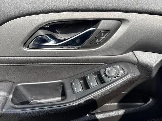 2023 Chevrolet Traverse FWD LT Cloth