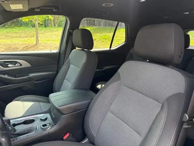 2023 Chevrolet Traverse FWD LT Cloth