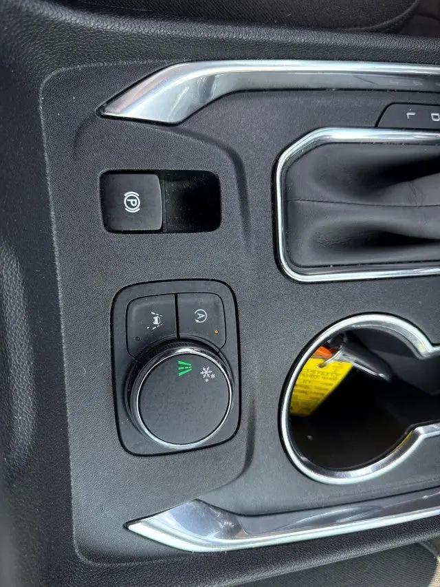 2023 Chevrolet Traverse FWD LT Cloth