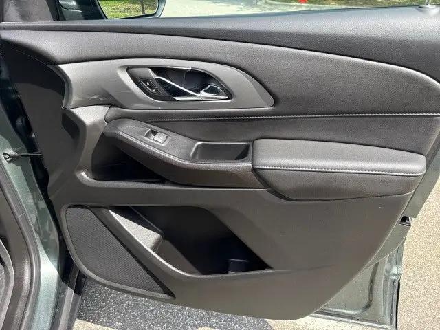 2023 Chevrolet Traverse FWD LT Cloth
