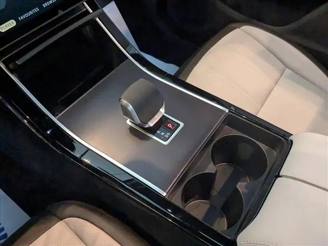 2026 Land Rover Range Rover Evoque Dynamic SE