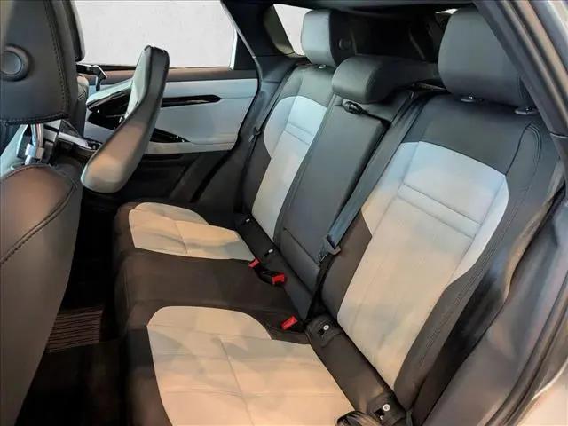 2026 Land Rover Range Rover Evoque Dynamic SE