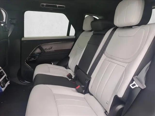 2026 Land Rover Range Rover Sport P460e Dynamic SE