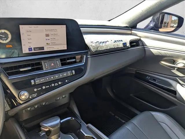 2023 Lexus ES 350 F SPORT Handling