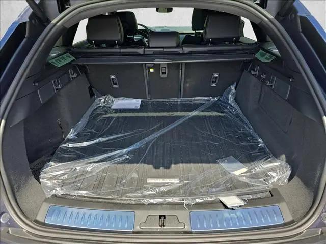 2026 Land Rover Range Rover Velar Belgravia Edition