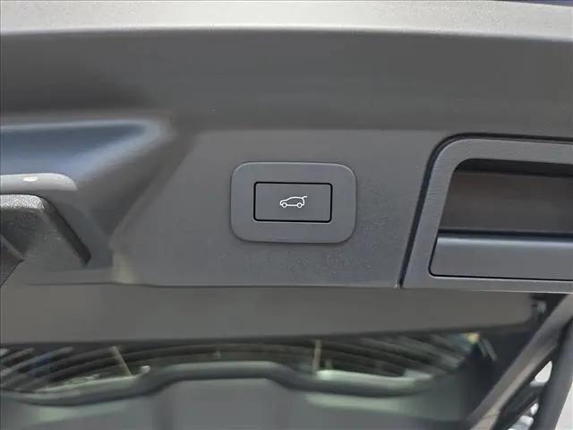 2026 Land Rover Range Rover Velar Belgravia Edition