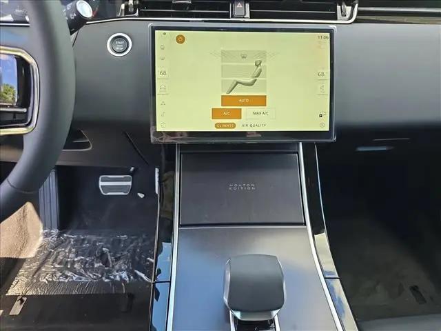 2026 Land Rover Range Rover Evoque Hoxton Edition