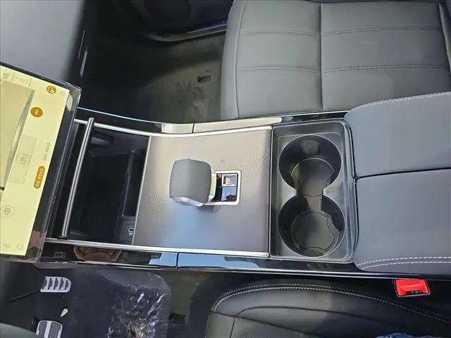 2026 Land Rover Range Rover Evoque Hoxton Edition