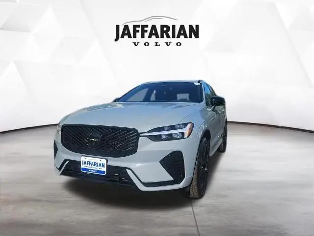 2026 Volvo XC60 Plug-In Hybrid Black Edition Ultra, T8 AWD Electric/Gasoline, Dark