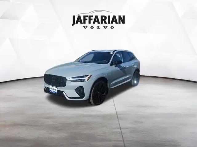 2026 Volvo XC60 Plug-In Hybrid Black Edition Ultra, T8 AWD Electric/Gasoline, Dark