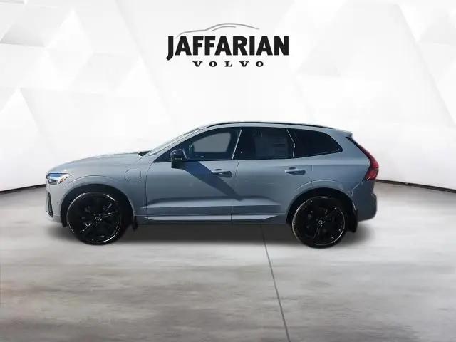 2026 Volvo XC60 Plug-In Hybrid Black Edition Ultra, T8 AWD Electric/Gasoline, Dark