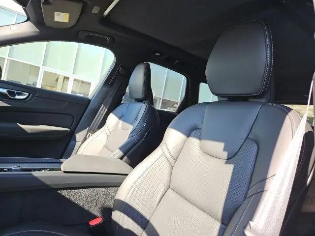 2026 Volvo XC60 Plug-In Hybrid Black Edition Ultra, T8 AWD Electric/Gasoline, Dark