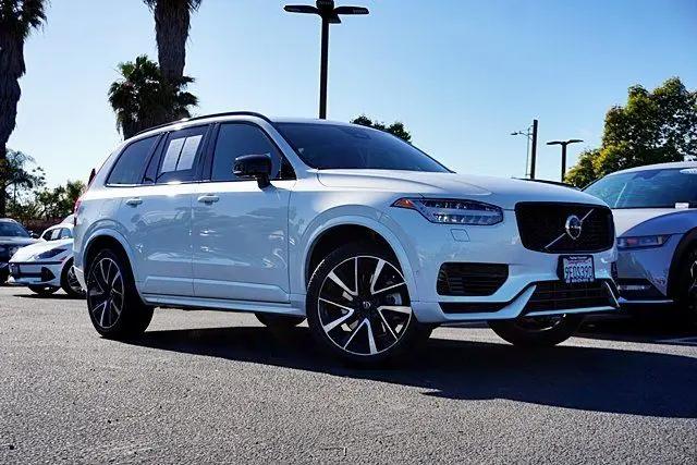 2023 Volvo XC90 Recharge T8 Plus Dark Theme 7-Seater