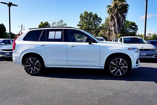 2023 Volvo XC90 Recharge T8 Plus Dark Theme 7-Seater