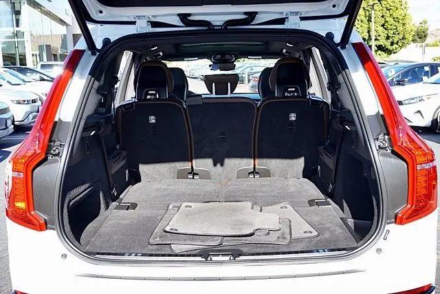 2023 Volvo XC90 Recharge T8 Plus Dark Theme 7-Seater
