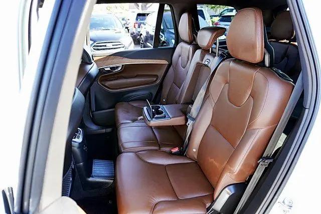 2023 Volvo XC90 Recharge T8 Plus Dark Theme 7-Seater