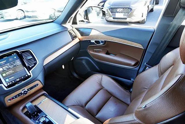 2023 Volvo XC90 Recharge T8 Plus Dark Theme 7-Seater