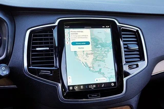 2023 Volvo XC90 Recharge T8 Plus Dark Theme 7-Seater