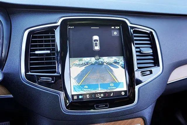 2023 Volvo XC90 Recharge T8 Plus Dark Theme 7-Seater