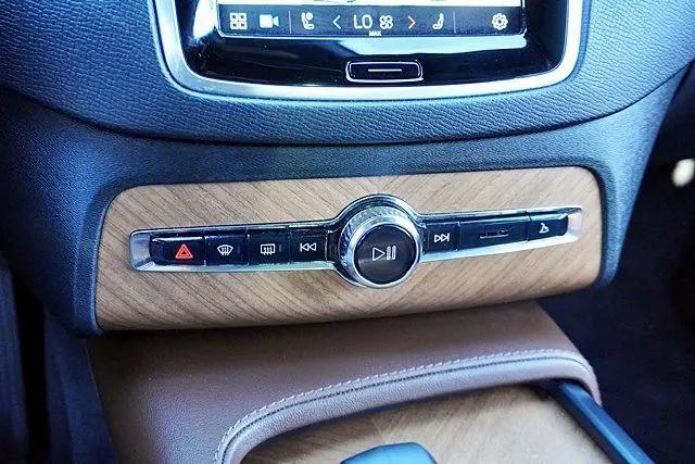 2023 Volvo XC90 Recharge T8 Plus Dark Theme 7-Seater
