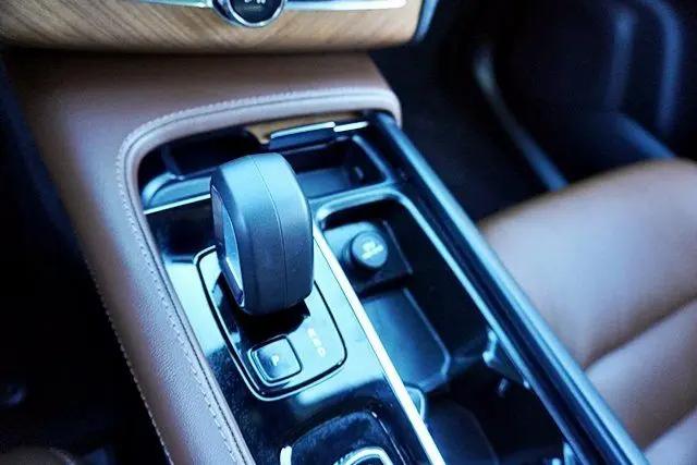 2023 Volvo XC90 Recharge T8 Plus Dark Theme 7-Seater
