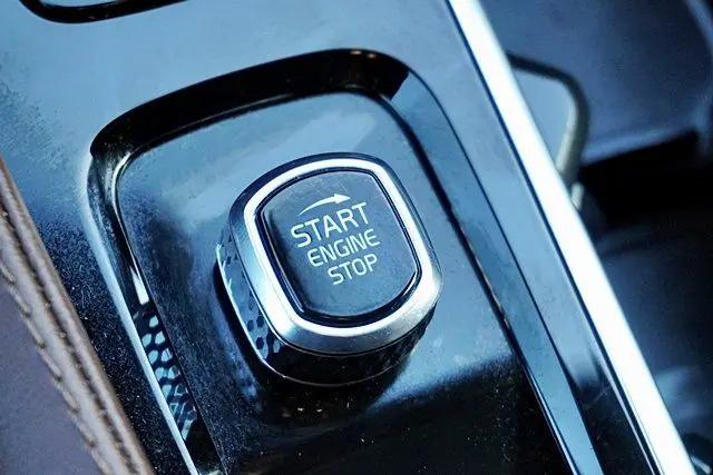 2023 Volvo XC90 Recharge T8 Plus Dark Theme 7-Seater