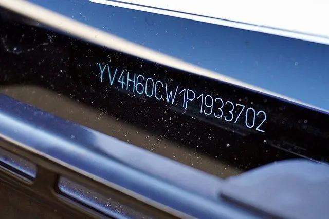 2023 Volvo XC90 Recharge T8 Plus Dark Theme 7-Seater