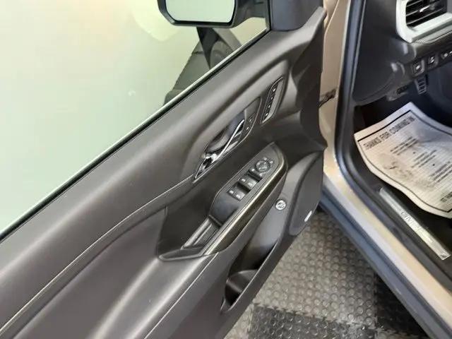 2023 GMC Acadia AWD SLT