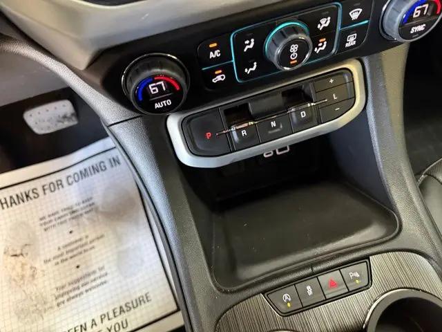 2023 GMC Acadia AWD SLT