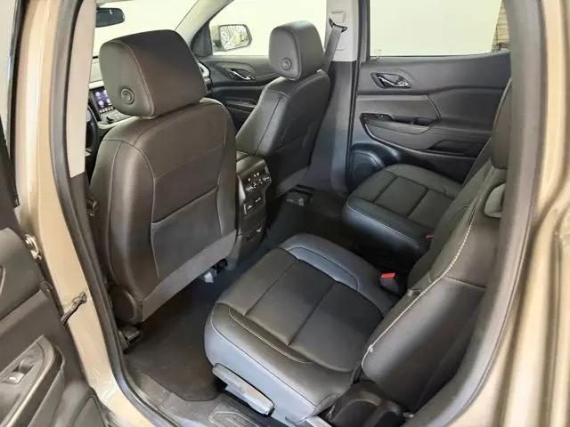 2023 GMC Acadia AWD SLT
