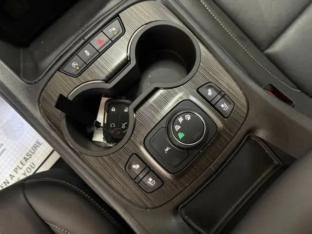 2023 GMC Acadia AWD SLT