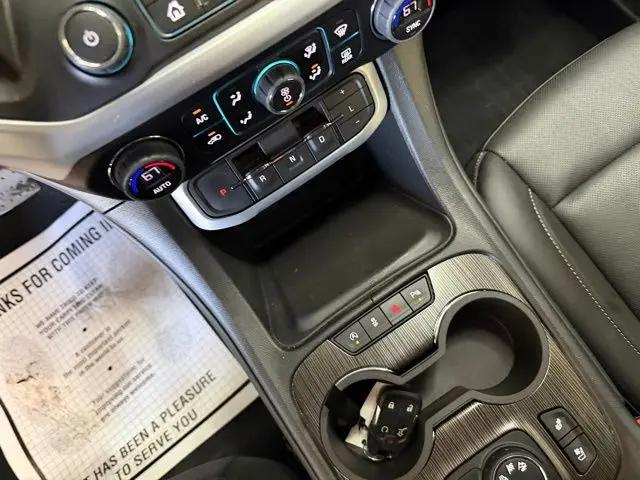 2023 GMC Acadia AWD SLT