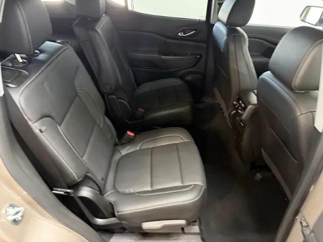 2023 GMC Acadia AWD SLT
