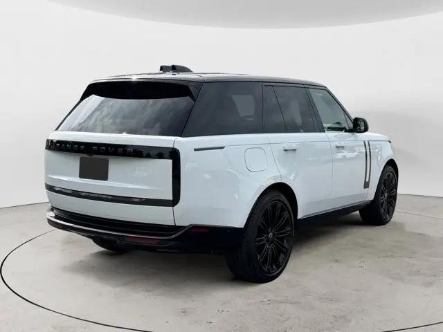 2025 Land Rover Range Rover P400 SE