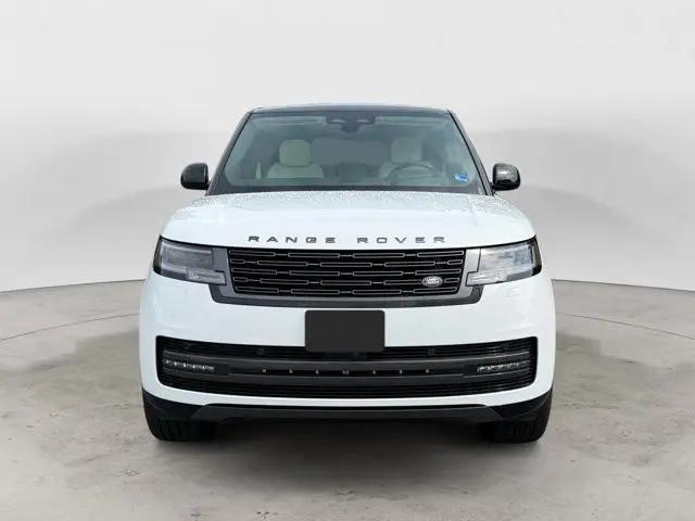 2025 Land Rover Range Rover P400 SE