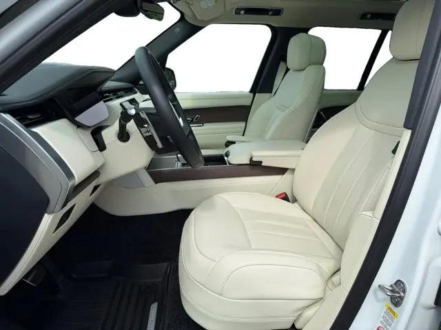 2025 Land Rover Range Rover P400 SE