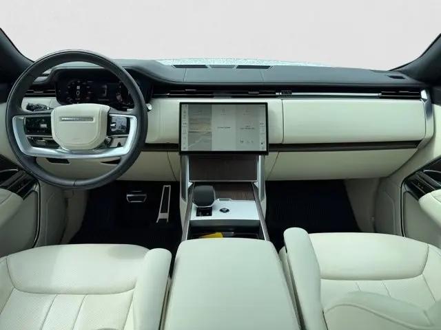 2025 Land Rover Range Rover P400 SE