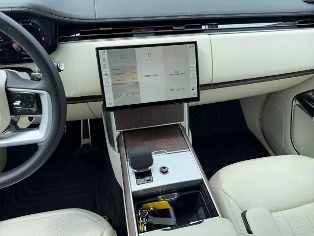 2025 Land Rover Range Rover P400 SE