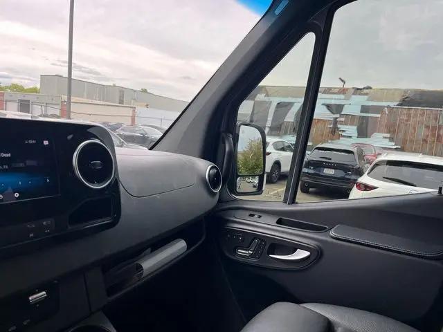 2022 Mercedes-Benz Sprinter 2500 Standard Roof V6