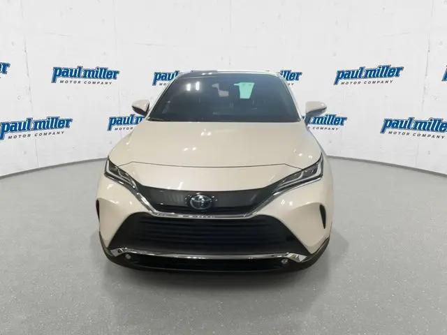 2022 Toyota Venza LE