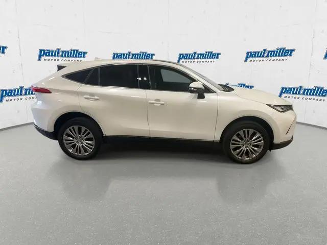 2022 Toyota Venza LE