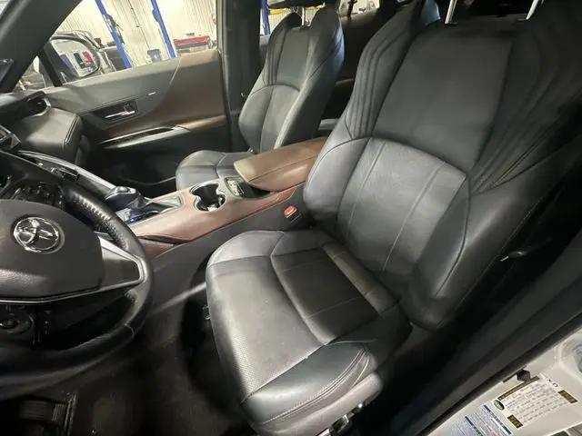 2022 Toyota Venza LE
