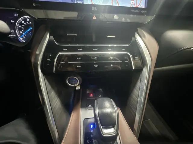 2022 Toyota Venza LE