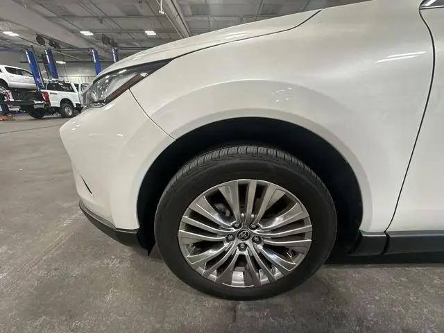 2022 Toyota Venza LE