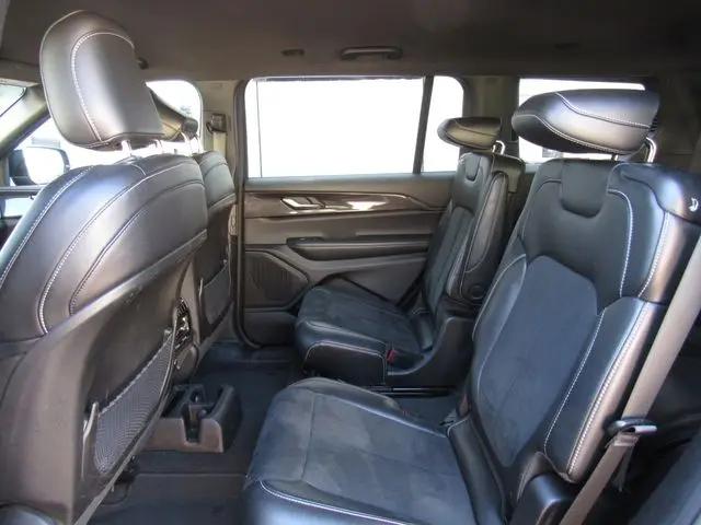 2023 Jeep Grand Cherokee L Altitude 4x4