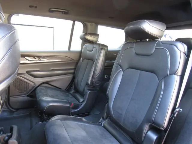 2023 Jeep Grand Cherokee L Altitude 4x4