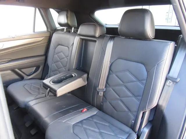 2024 Volkswagen Atlas Cross Sport 2.0T SE w/Technology