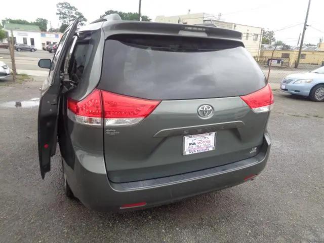 2013 Toyota Sienna LE 7 Passenger