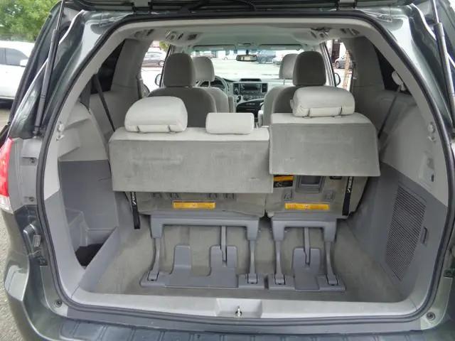 2013 Toyota Sienna LE 7 Passenger